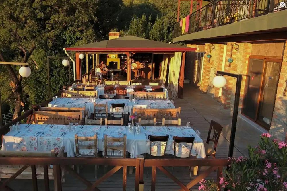 Onur Motel Faralya Fethiye Екстериор снимка